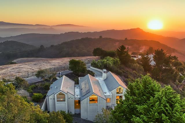 10450 Saddle Road, Monterey CA: https://media.crmls.org/mediaz/df038f55-50bd-439d-8b2a-fe24cb6d528d.jpg