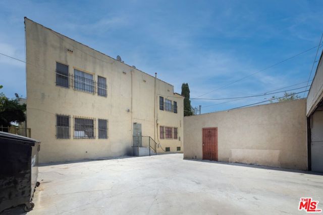 1151 N Kingsley Drive, Los Angeles CA: https://media.crmls.org/mediaz/df043d52-da48-440a-9e4f-36863bf4c02d.jpg