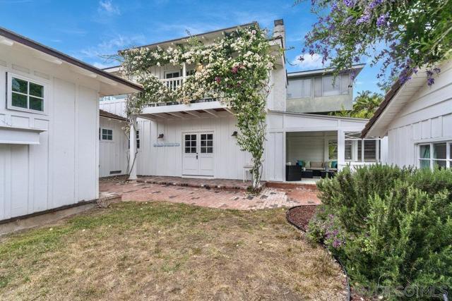 4154 Hill St, San Diego CA: https://media.crmls.org/mediaz/df044e35-f883-420c-a6fa-64087ddb2b9b.jpg