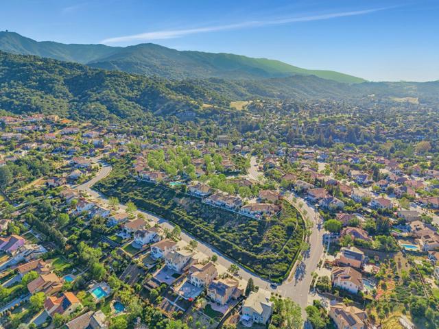 1140 Mallard Ridge, San Jose CA: https://media.crmls.org/mediaz/df049223-8db9-40fa-808f-e91d66b19d33.jpg