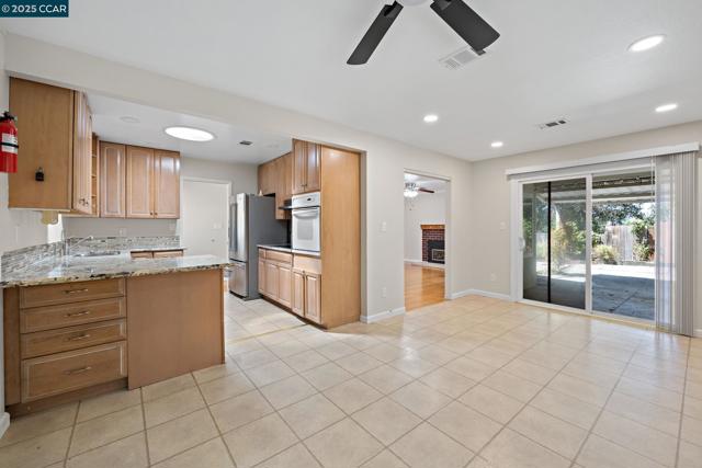 4816 Meadowbrook Dr, Richmond CA: https://media.crmls.org/mediaz/df04a774-77d0-4993-afc0-c092b8ca169a.jpg
