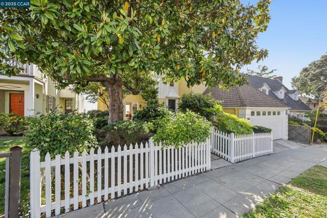 680 Grizzly Peak Blvd, Berkeley CA: https://media.crmls.org/mediaz/df060853-f089-40f7-98ea-1af06a9df1c0.jpg