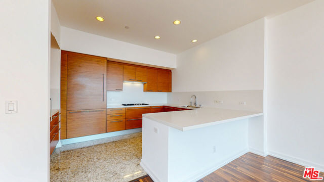 900 W Olympic Boulevard, Los Angeles CA: https://media.crmls.org/mediaz/df060ed3-3775-4dff-bf9b-06cdb1d50078.jpg