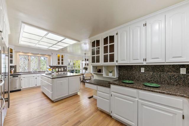 1035 Macadamia Drive, Hillsborough CA: https://media.crmls.org/mediaz/df063487-dce8-4c79-bd9d-a94b17887647.jpg