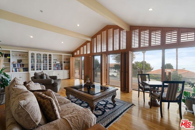 6847 Crest Road, Rancho Palos Verdes, California 90275, 4 Bedrooms Bedrooms, ,3 BathroomsBathrooms,Residential,Sold,Crest,25498791