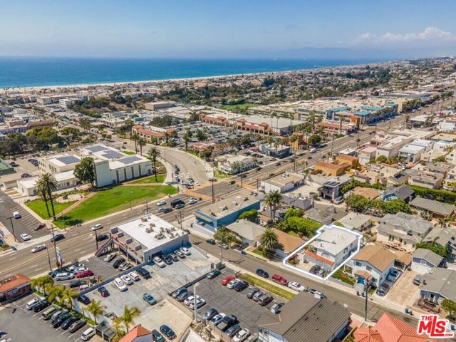 831 13th Street, Hermosa Beach, California 90254, ,Residential Income,Sold,13th,22194461