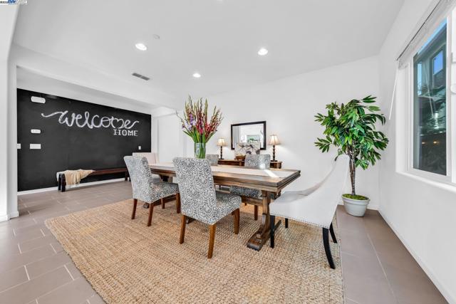 2305 Augusta Ave, Tracy CA: https://media.crmls.org/mediaz/df0711e0-76b4-4caf-b2ac-bf2592480442.jpg