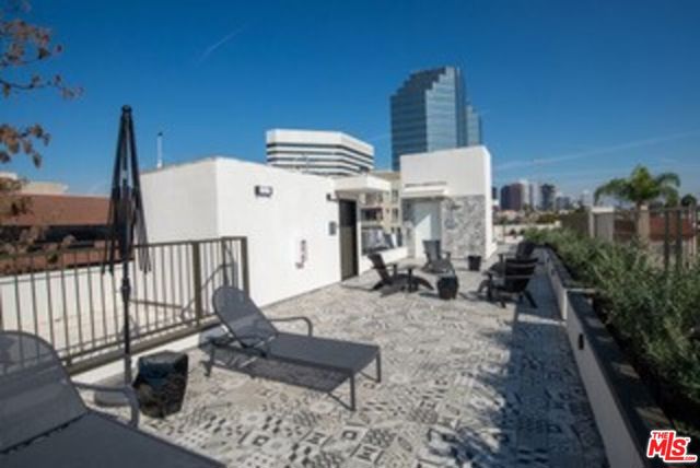 1223 Wellesley Avenue, Los Angeles CA: https://media.crmls.org/mediaz/df07a050-0938-4f63-ae98-80292be98123.jpg