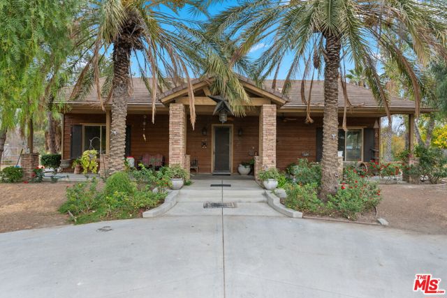 805 N Sanderson Avenue, San Jacinto CA: https://media.crmls.org/mediaz/df07b664-d28a-4dd9-b1a6-1a98d675393e.jpg