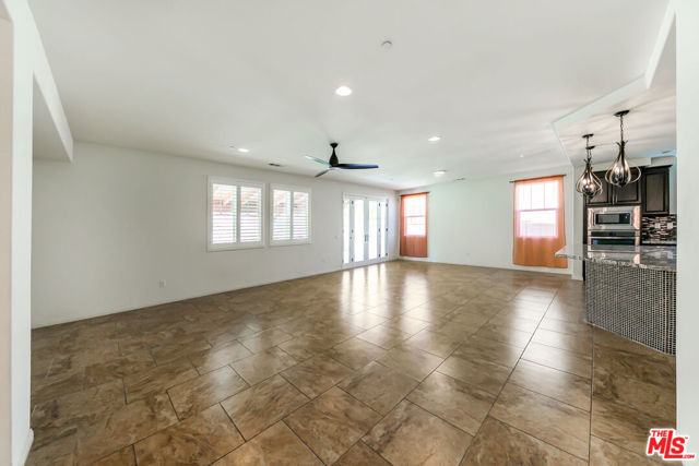 22379 Driftwood Court, Santa Clarita CA: https://media.crmls.org/mediaz/df07bab7-9433-4de6-8c20-ac0968f0f663.jpg