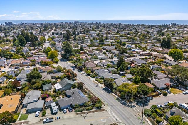 1719 Bay Street, Santa Cruz CA: https://media.crmls.org/mediaz/df081061-4819-4dc6-99fe-b95f3e093651.jpg