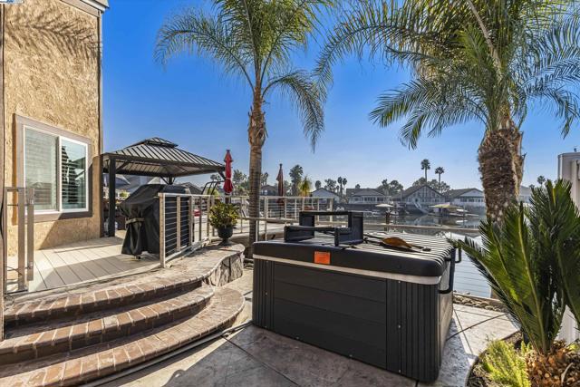 2256 Cove Ct, Discovery Bay CA: https://media.crmls.org/mediaz/df085735-c378-4e94-a475-e750c375e509.jpg