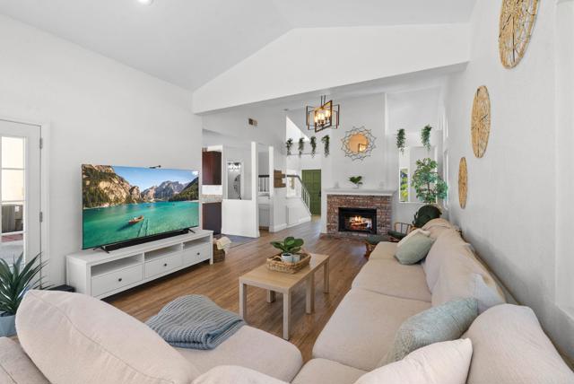 41910 Humber Drive, Temecula CA: https://media.crmls.org/mediaz/df086baa-8b23-4c5b-95be-0bfc5cf3d7d4.jpg