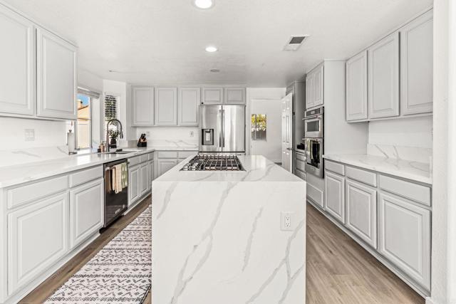 23843 Spring Branch Court, Murrieta CA: https://media.crmls.org/mediaz/df08e804-12ee-4b78-98c3-121d27d214f0.jpg