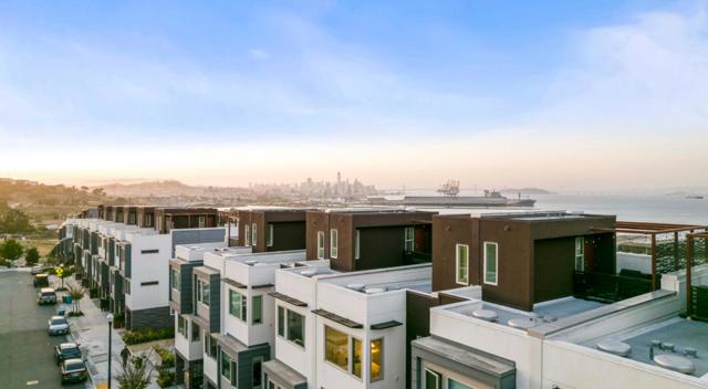 555 Innes Avenue, San Francisco CA: https://media.crmls.org/mediaz/df0920bb-5945-45bc-8f22-7726f5b44d10.jpg