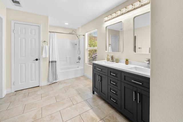 858 Via Barquero, San Marcos CA: https://media.crmls.org/mediaz/df098763-8207-4367-856e-33d7ac9109ce.jpg