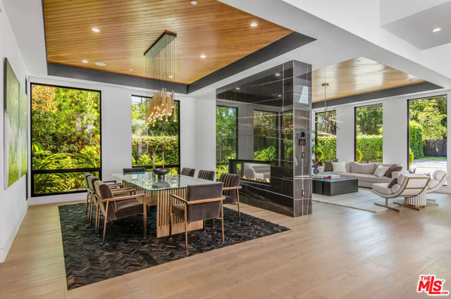4544 Woodley Avenue, Encino CA: https://media.crmls.org/mediaz/df09d32c-d532-4388-8ec2-f2748a29ed65.jpg