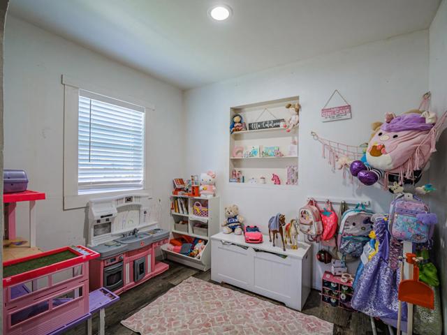 27 Burchell Avenue, Freedom CA: https://media.crmls.org/mediaz/df0a4c8d-0587-4a42-91a0-94fe2ab9cfa9.jpg