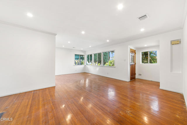 Detail Gallery Image 5 of 25 For 5512 Vantage Ave, Valley Village,  CA 91607 - 2 Beds | 2 Baths