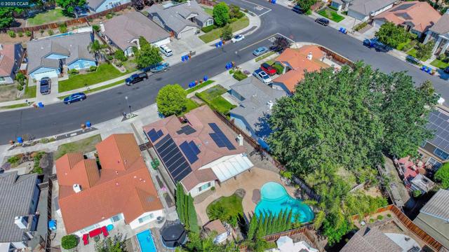 380 Claremont Dr, Brentwood CA: https://media.crmls.org/mediaz/df0b84cc-b650-4c06-93dd-ee337ed047f6.jpg
