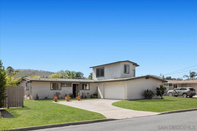 13752 Frame Rd, Poway CA: https://media.crmls.org/mediaz/df0c890e-d9f7-4050-8e7a-7c34e1715b26.jpg