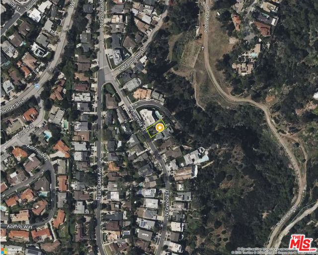 372 N Grenola Street, Pacific Palisades CA: https://media.crmls.org/mediaz/df0cae2b-76c6-4e1b-87ea-862bc7e167aa.jpg