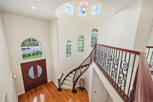 2535 San Clemente Avenue, Vista CA: https://media.crmls.org/mediaz/df0d34cc-af9a-4f2a-a5b0-1875a644f93f.jpg