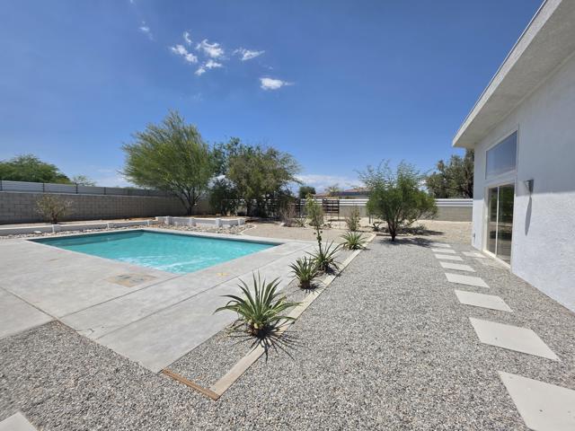 1800 E Joyce Drive Drive, Palm Springs CA: https://media.crmls.org/mediaz/df0e28ab-5b2d-4ff7-923d-f19e1cba1f45.jpg