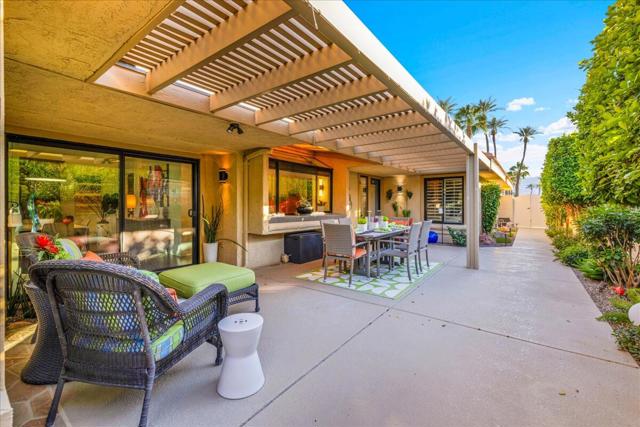 44 Acapulco Drive, Palm Desert CA: https://media.crmls.org/mediaz/df0f87e9-3031-4880-826a-def484636585.jpg