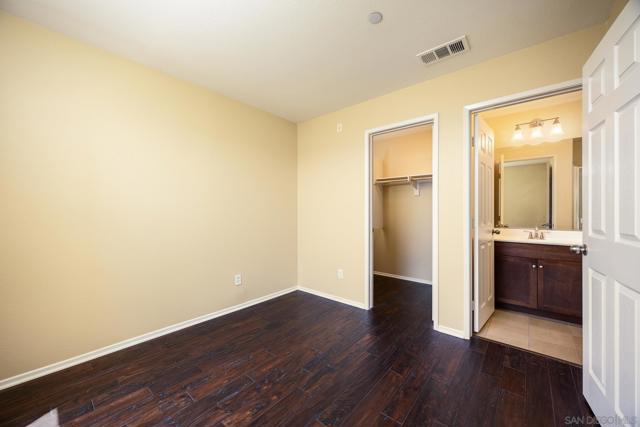 1110 Calabria St, Santee CA: https://media.crmls.org/mediaz/df0fba18-6b01-4bb3-84a2-e2c865e61bfe.jpg