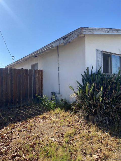 4970 Mable Way, San Diego CA: https://media.crmls.org/mediaz/df103f20-2035-4eb6-9a3b-6f318a79842b.jpg
