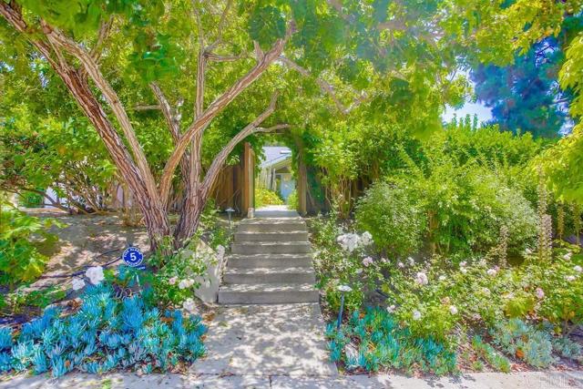 Detail Gallery Image 3 of 55 For 907 Poppy Lane, Carlsbad,  CA 92011 - 4 Beds | 4 Baths