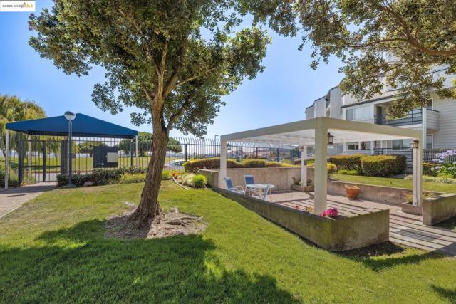 1205 Melville Sq, Richmond CA: https://media.crmls.org/mediaz/df1100cf-9bc4-44e9-ae35-ffbe066bb6ca.jpg