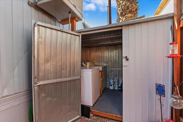 93 Jupiter Street, Palm Springs CA: https://media.crmls.org/mediaz/df11ad0e-b42e-4fd4-babc-501056fd636e.jpg