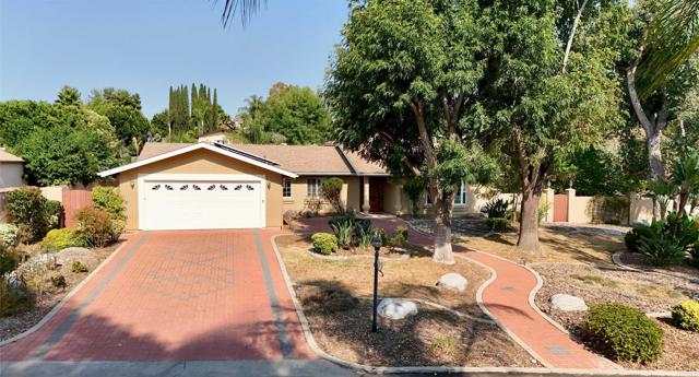 549 Eldorado Drive, Escondido CA: https://media.crmls.org/mediaz/df123dc2-6fe6-4582-9343-499c8fbb5228.jpg