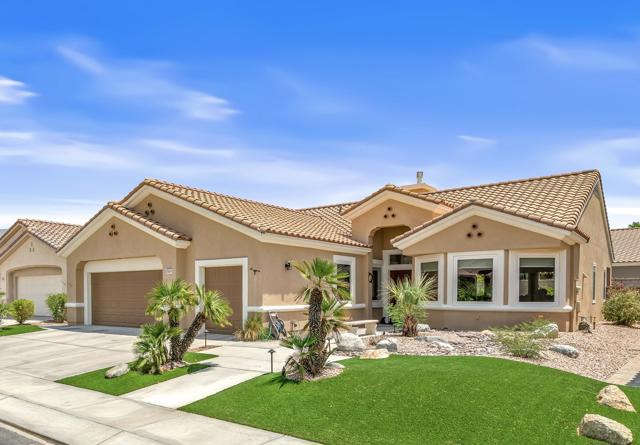 37674 Medjool Avenue, Palm Desert CA: https://media.crmls.org/mediaz/df129e9f-a2f5-47bf-94fc-29d1a989a492.jpg