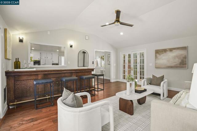6324 Bonita Ct, Richmond CA: https://media.crmls.org/mediaz/df1338f6-25a0-47dd-a05a-255e4b0d1394.jpg