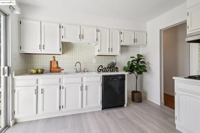 1881 Dolly Ave, San Leandro CA: https://media.crmls.org/mediaz/df13db46-417f-49b0-ac8b-184d9b9aa2b1.jpg