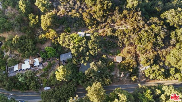 860 Old Topanga Canyon Road, Topanga CA: https://media.crmls.org/mediaz/df147b5a-af6f-4f4d-8207-e58edc794de1.jpg