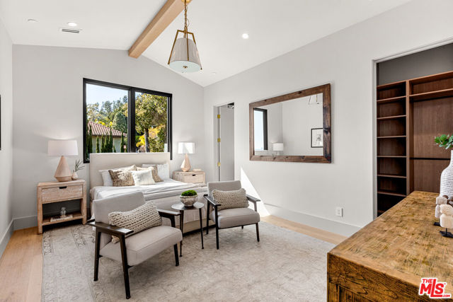 1822 N Vista Street, Los Angeles CA: https://media.crmls.org/mediaz/df1497b4-c0c0-4478-b607-aecb2cf3c467.jpg