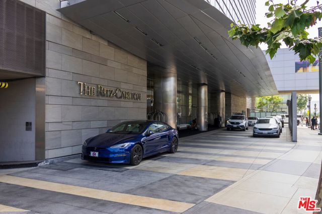 900 W Olympic Boulevard, Los Angeles CA: https://media.crmls.org/mediaz/df14cc86-3b1c-4e73-ac19-49f5730a7459.jpg