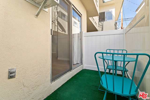 11743 Mayfield, Los Angeles CA: https://media.crmls.org/mediaz/df15273f-e3c0-48dc-a828-9758a945ddfe.jpg