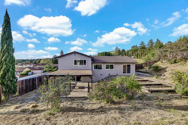 149 Westminster Way, Vallejo CA: https://media.crmls.org/mediaz/df1596be-2128-4cc5-a47c-d61a19fa7a02.jpg