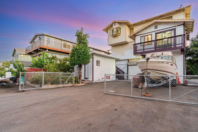 71 Taylor Pl, Bethel Island CA: https://media.crmls.org/mediaz/df15e0ba-655e-49c9-9426-4d83779f2f24.jpg