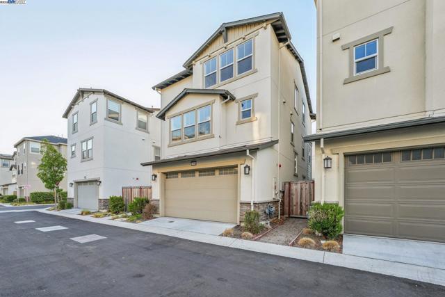 37898 Seafarer Road, Newark CA: https://media.crmls.org/mediaz/df15f80b-099d-40c0-a50f-929b1fd23d11.jpg