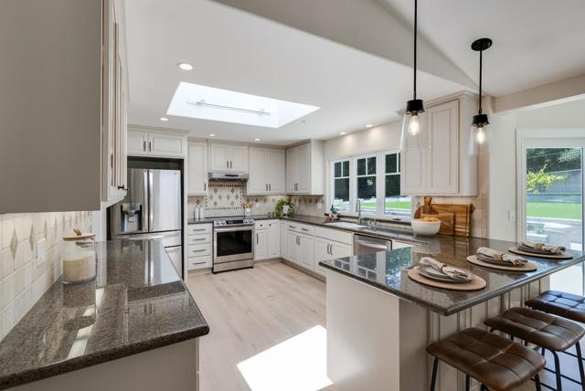121 Day Valley Lane, Aptos CA: https://media.crmls.org/mediaz/df168578-2b7a-4526-9e42-f8ca02230b8f.jpg