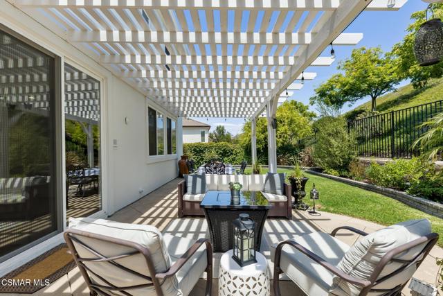 3306 Rising Star Avenue, Simi Valley CA: https://media.crmls.org/mediaz/df16a4fc-9628-470e-8e36-6e1d2a34de3c.jpg