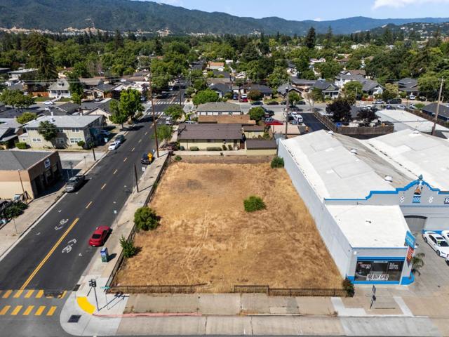 7711 Monterey Street, Gilroy CA: https://media.crmls.org/mediaz/df177ec9-8fd7-4890-82fb-61a75f5379be.jpg