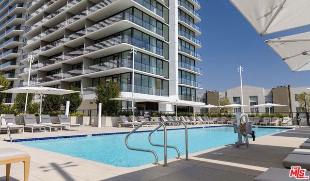 11750 Wilshire Boulevard, Los Angeles CA: https://media.crmls.org/mediaz/df17d258-22c1-4f69-8391-09479f9ce53c.jpg