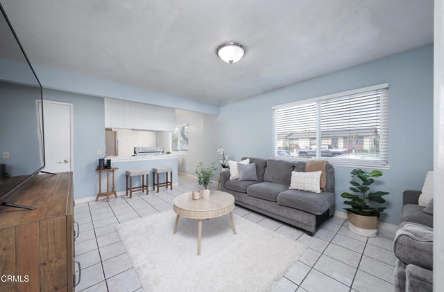 Detail Gallery Image 3 of 17 For 2430 Alexander St, Oxnard,  CA 93033 - 2 Beds | 1 Baths